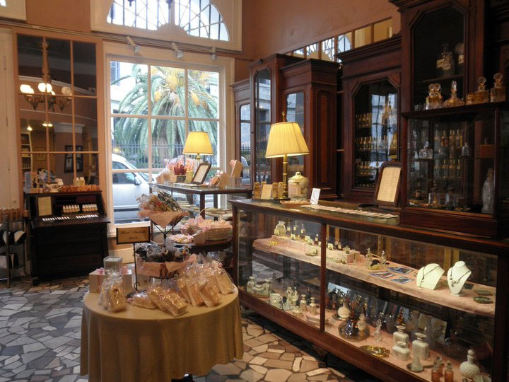 Interior of the Hové shop in New Orleans.