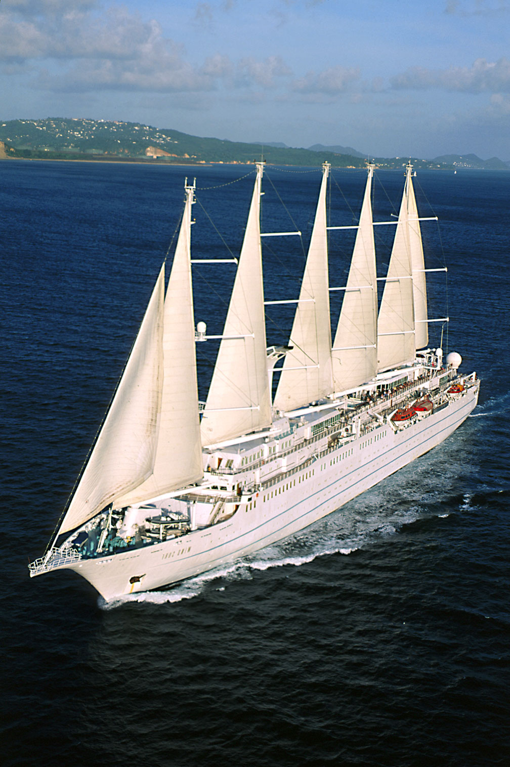 Wind Surf, Windstar's flagship yacht. Windstar Windsurf ship